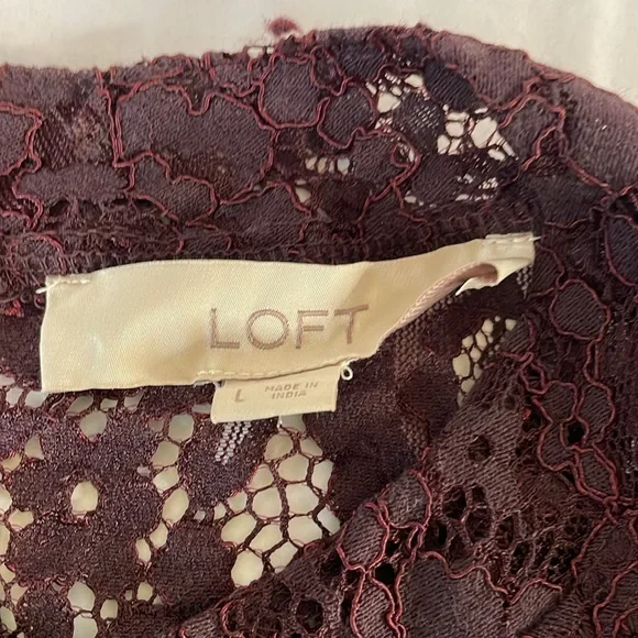 Loft lace blouse bell Sleeves size large tie at sleeves deep burgundy - Picture 7 of 9